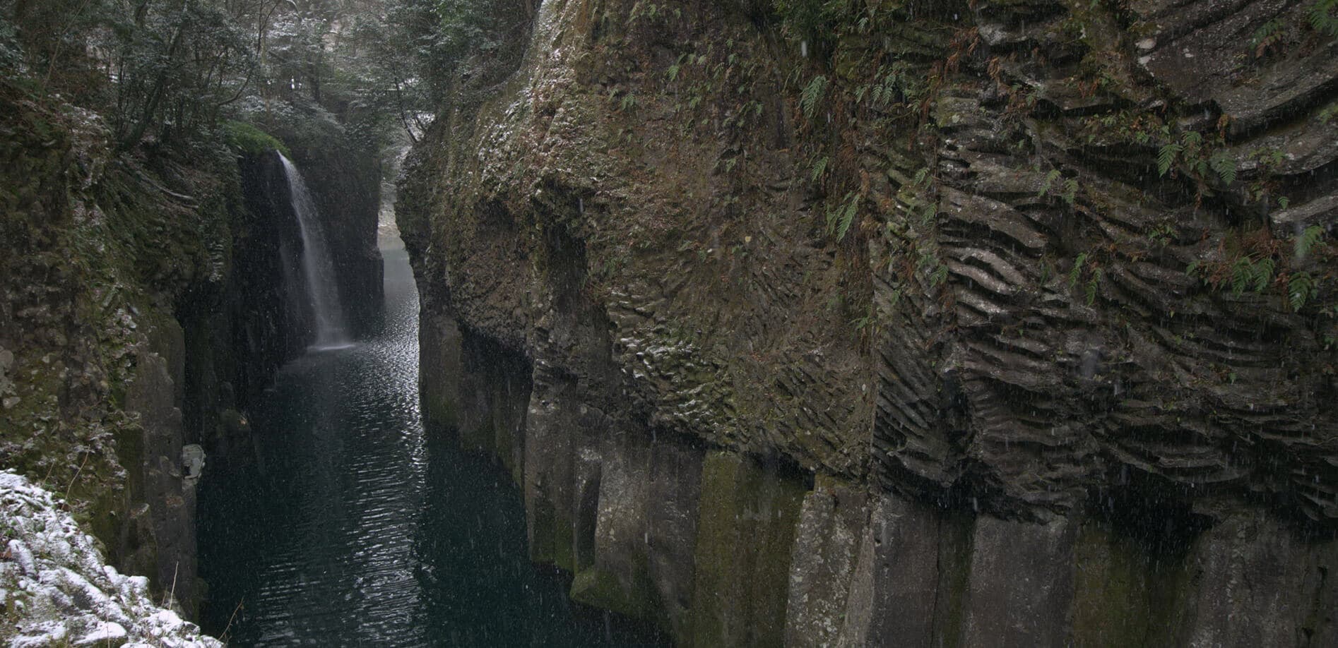降雪の高千穂峡_8K