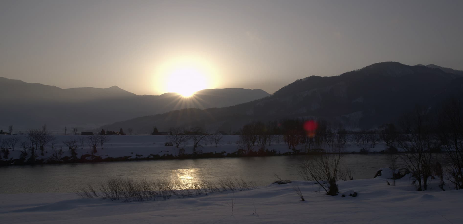 長野・飯山市 千曲川の冬の朝_8K