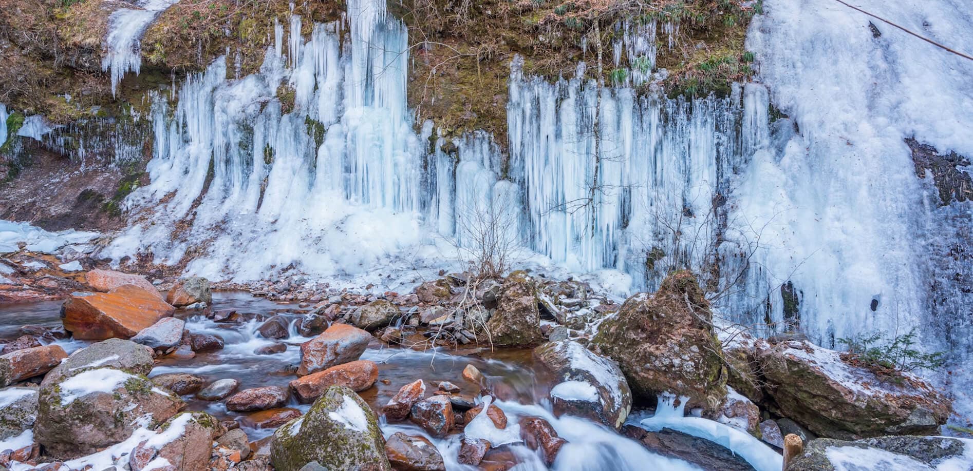 長野・横谷渓谷 屏風岩の氷瀑_8K