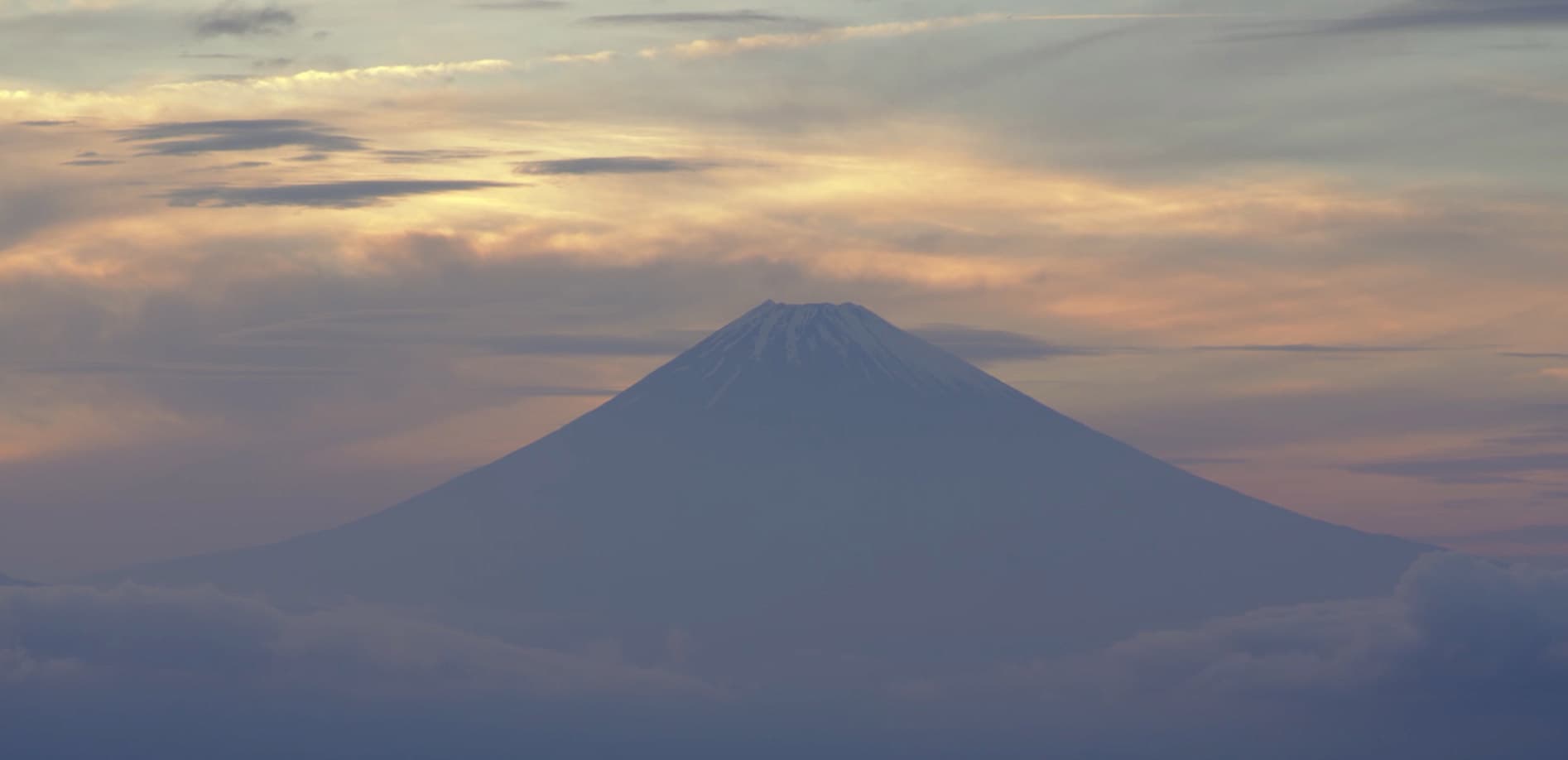 雲海に浮かぶ富士とトワイライト_8K