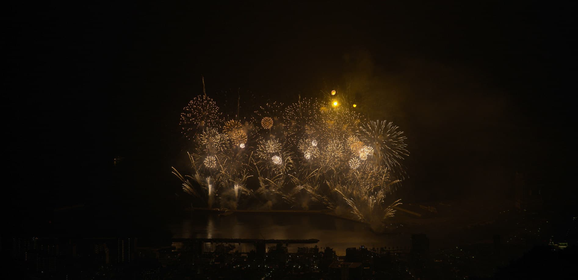 心に残るひと時を、熱海花火大会_8K