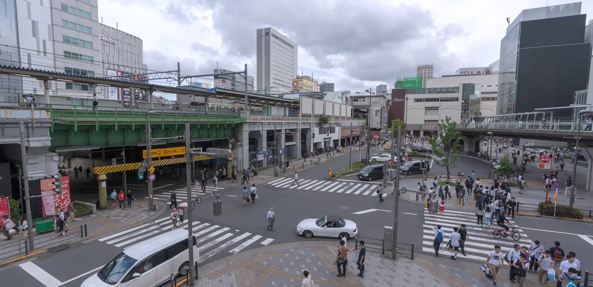 日本有数の電気街、秋葉原_8K