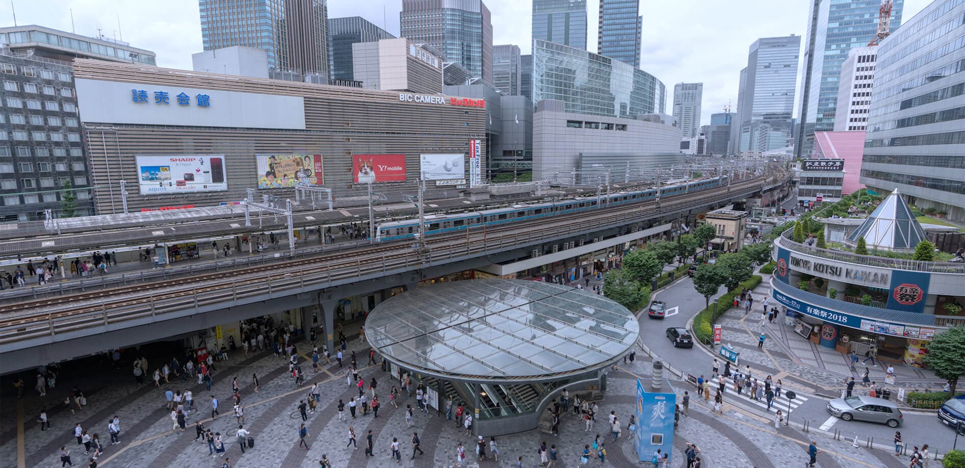 人々が行き交う街、有楽町_8K