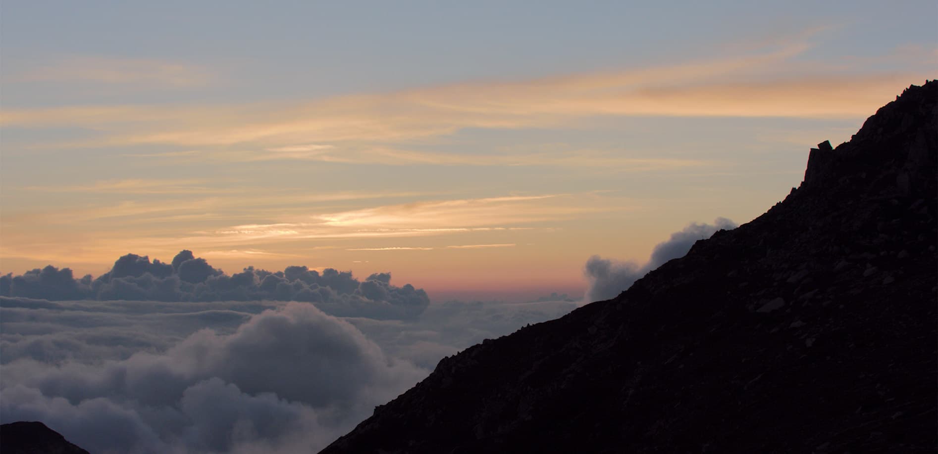 中央アルプスの幻想的な夕景_8K