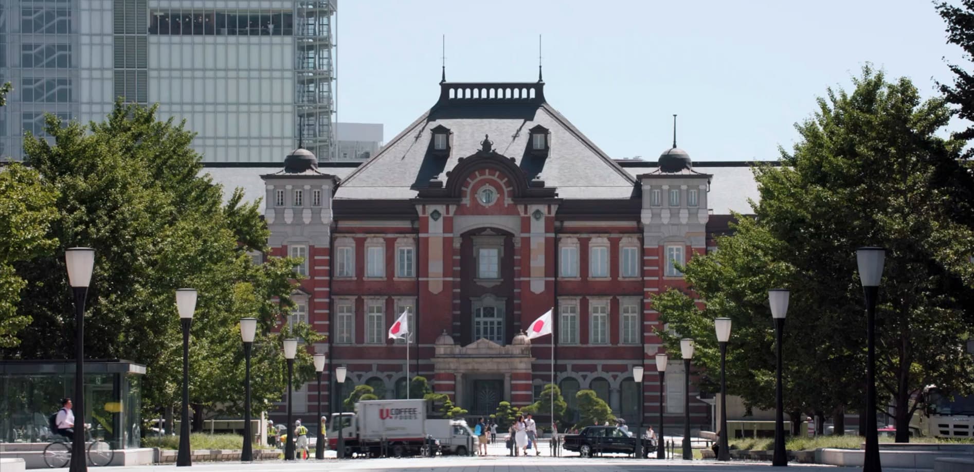 無機と有機の饗宴、丸の内_8K