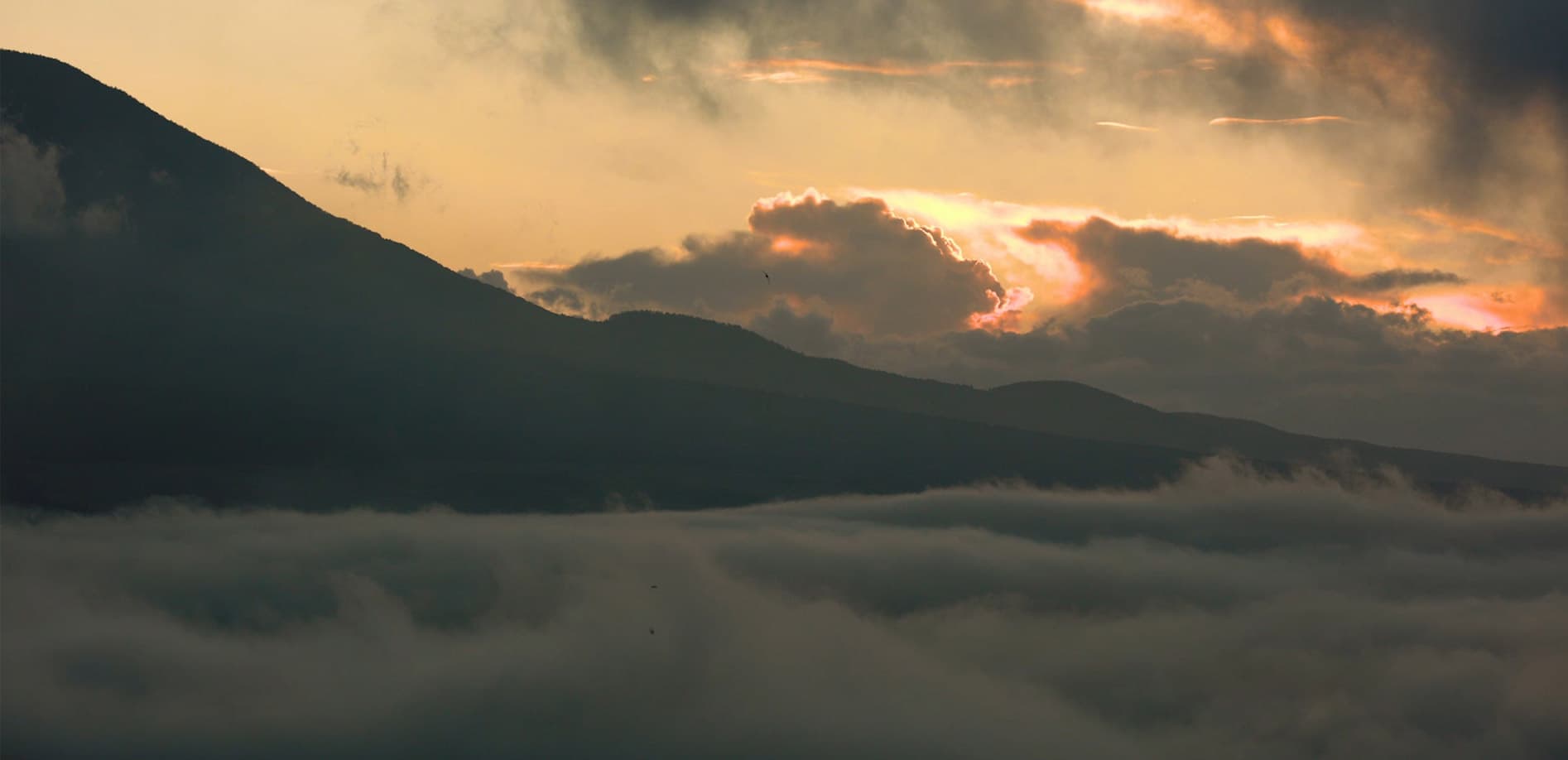 終夏、富士・山中湖の夕景_8K