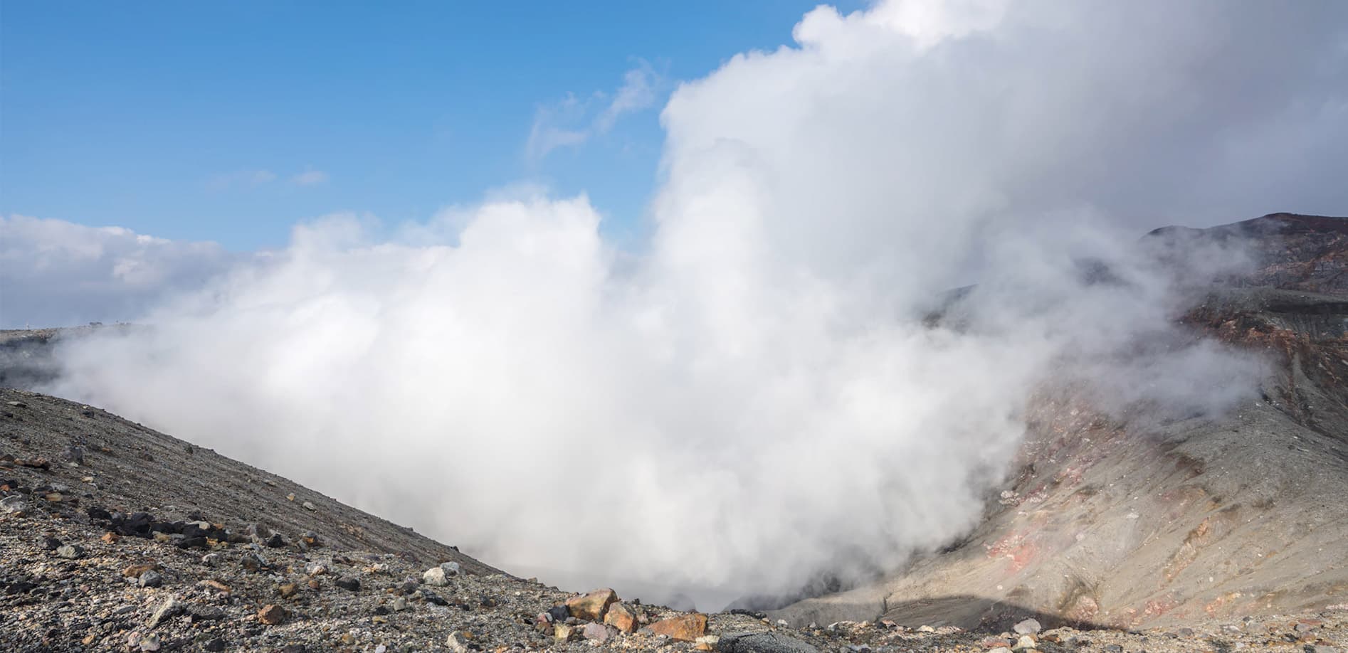 阿蘇の力強い息吹_8K
