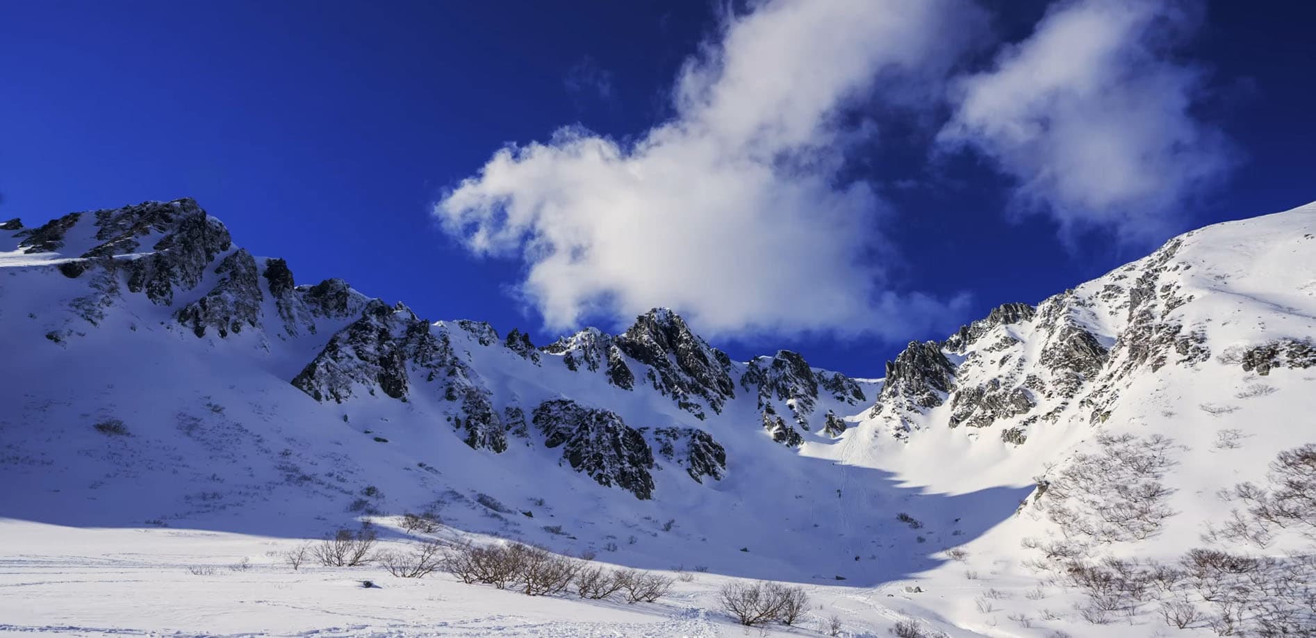 TL_千畳敷カール、冬の時と影_8K