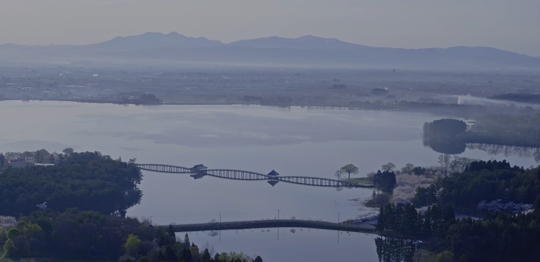 DRONE_青森・鶴の舞橋の昼_8K