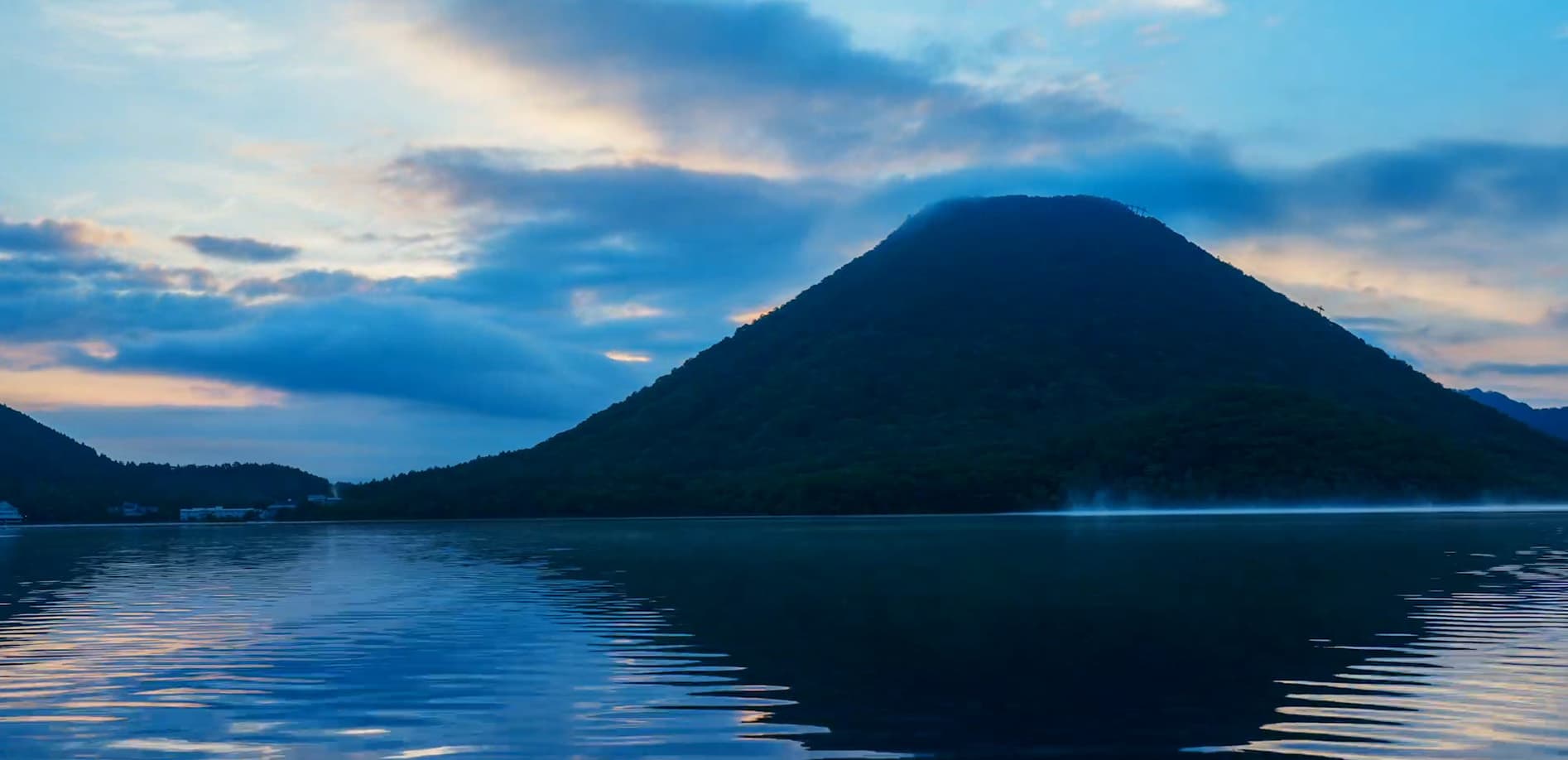 TL_榛名湖の夜明け_8K