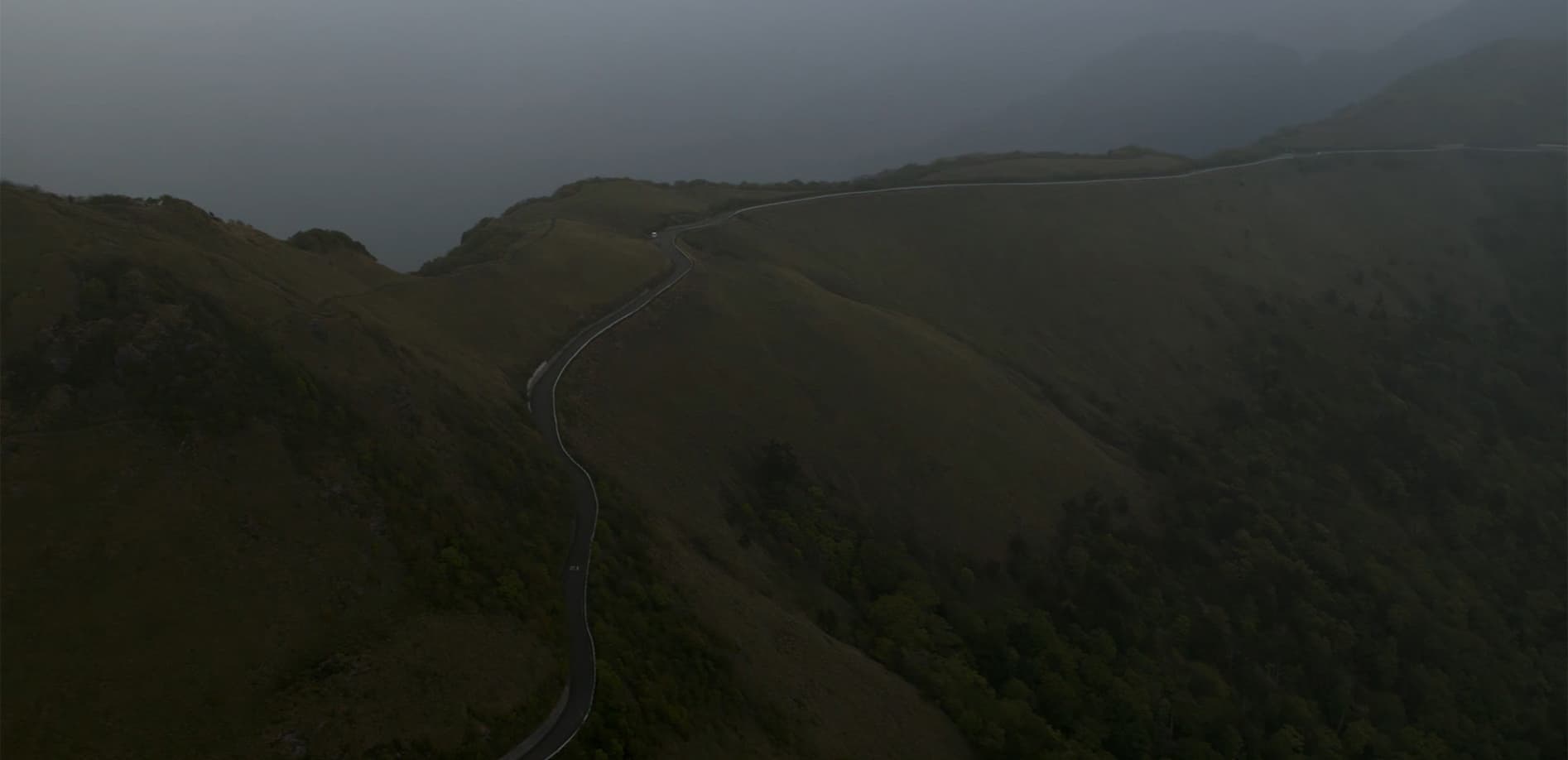 天空の道 UFOライン 早朝の山々_8K