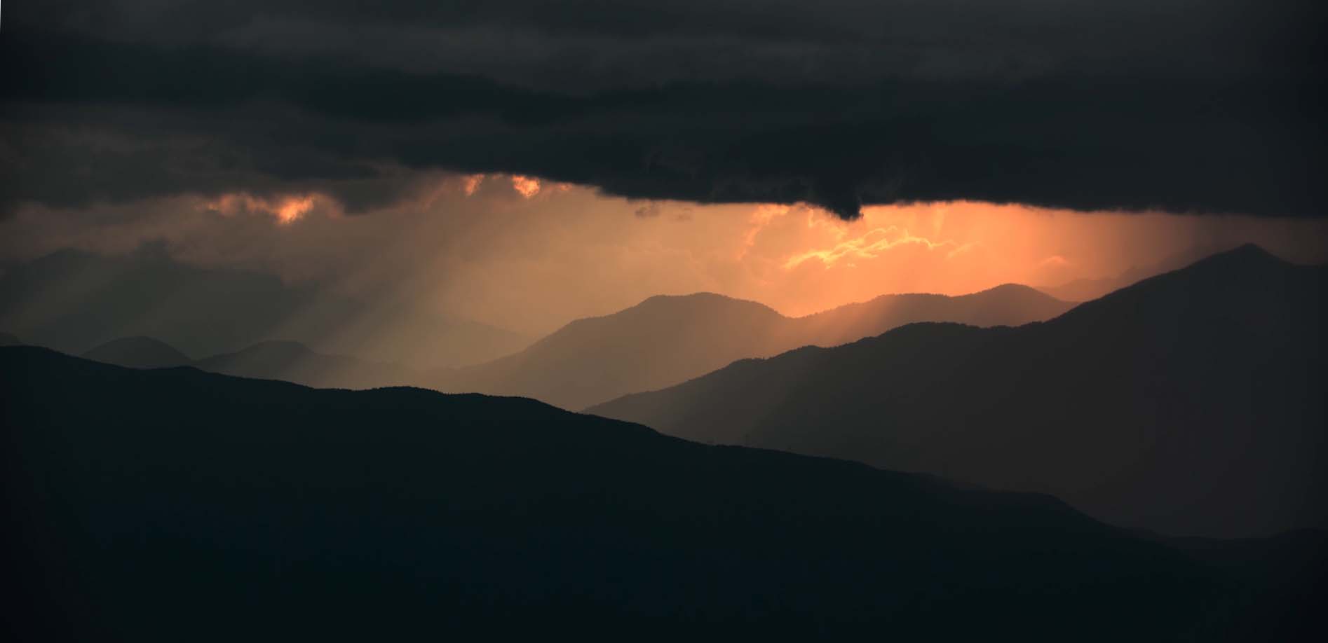 不思議な雲 夏の夕暮