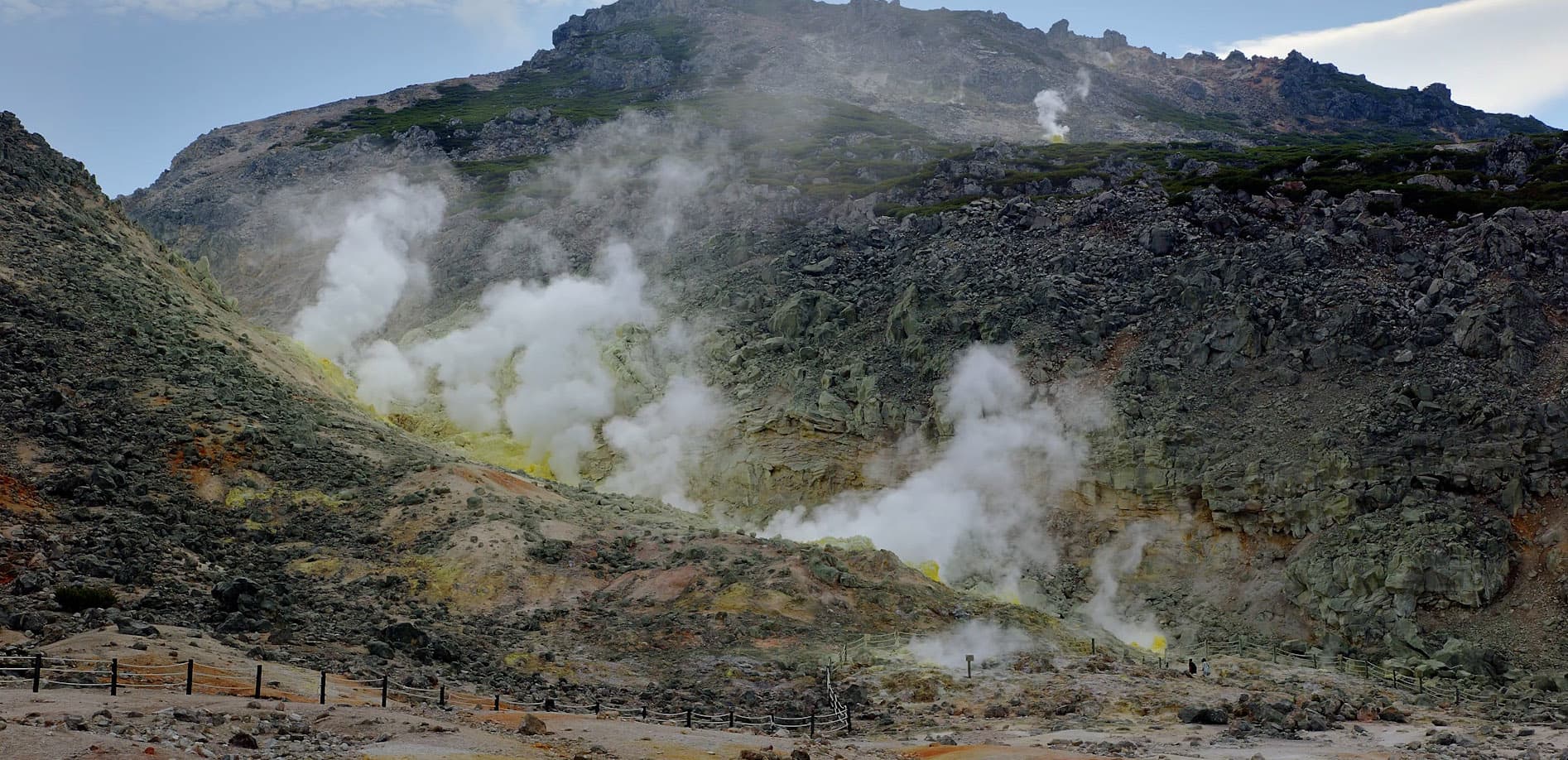 北海道 硫黄山の噴煙_12K