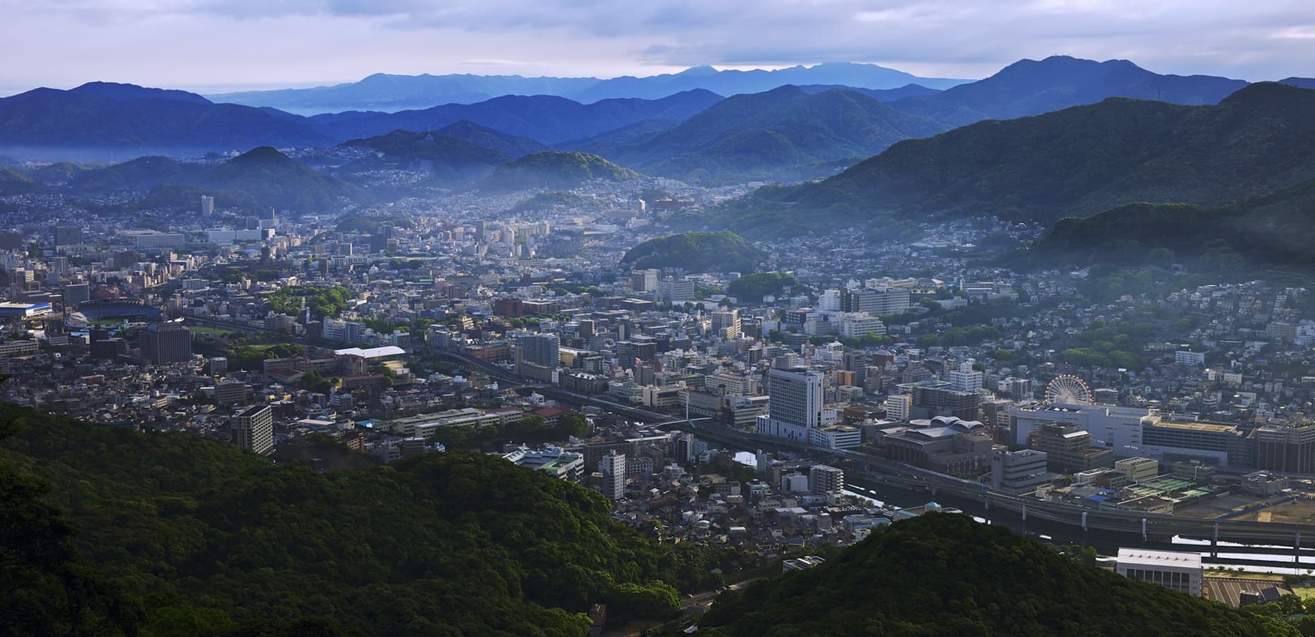 長崎市内の朝_8K