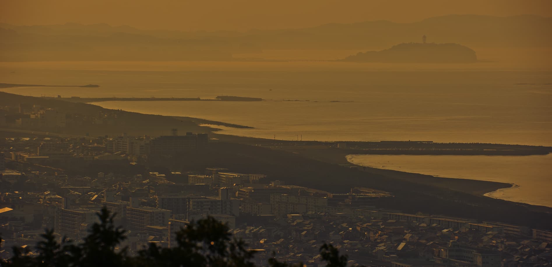 湘南平から望む朝日_12K