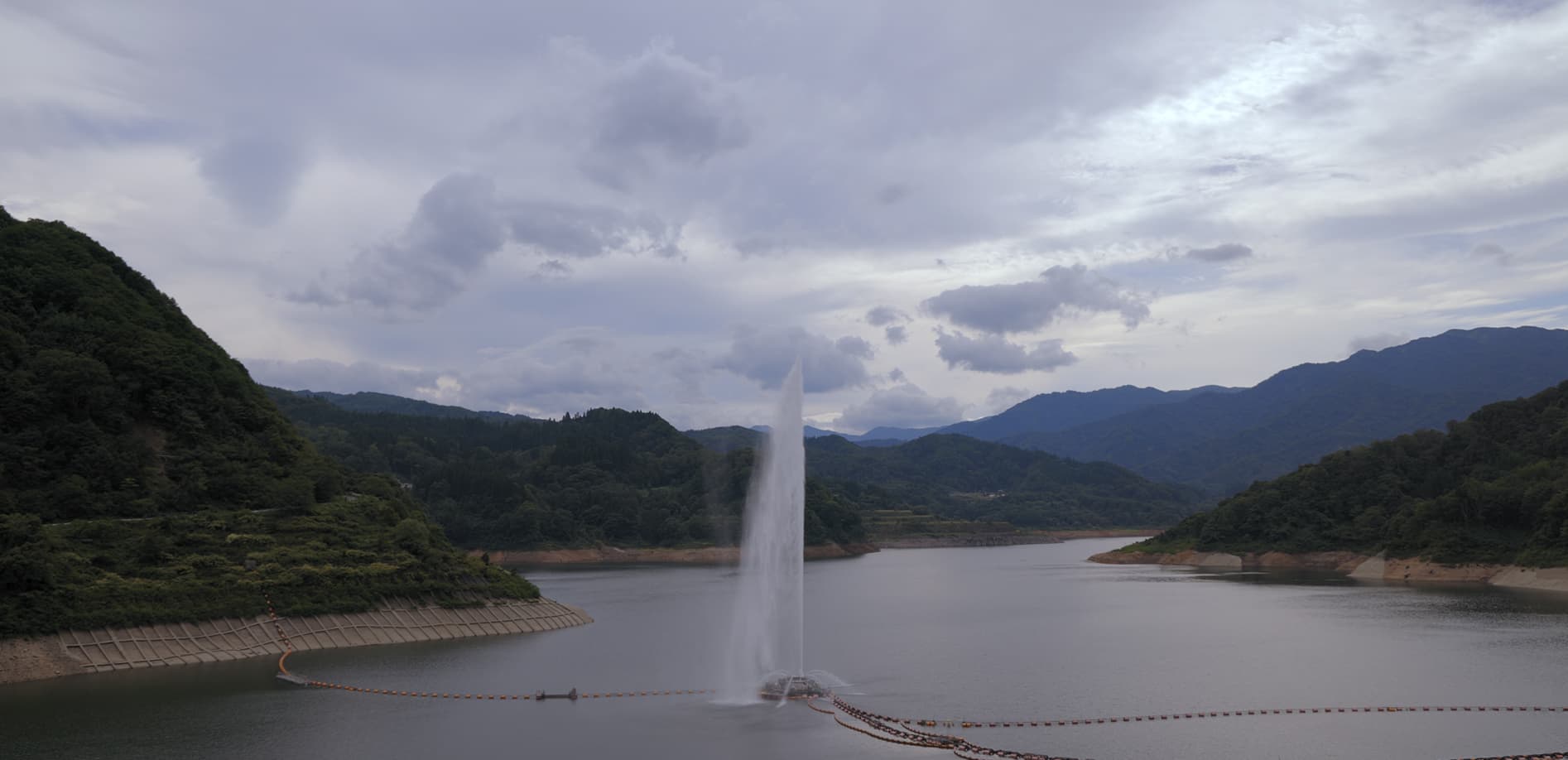 山形 月山湖噴水_8K