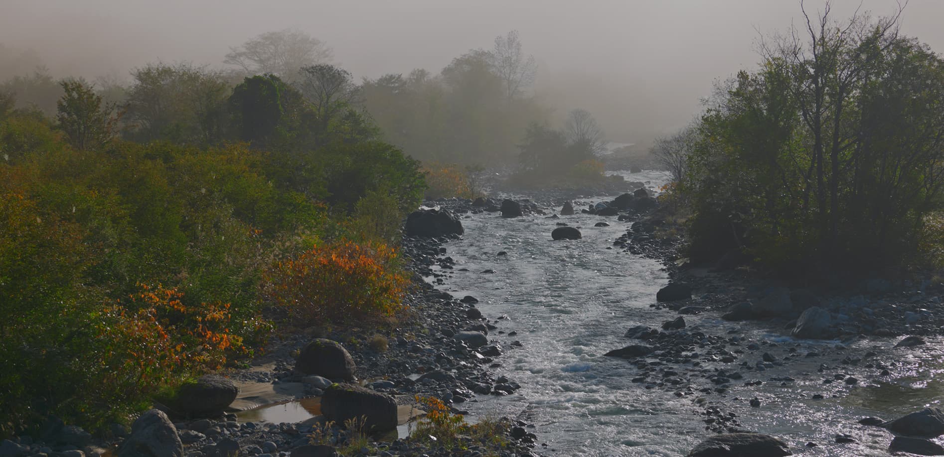 信州 秋の絶景シリーズ Vol.2
白馬大橋からの眺望 松川の急流_8K