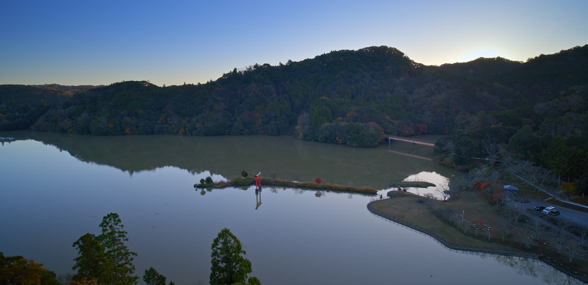 千葉 亀山湖の鳥居