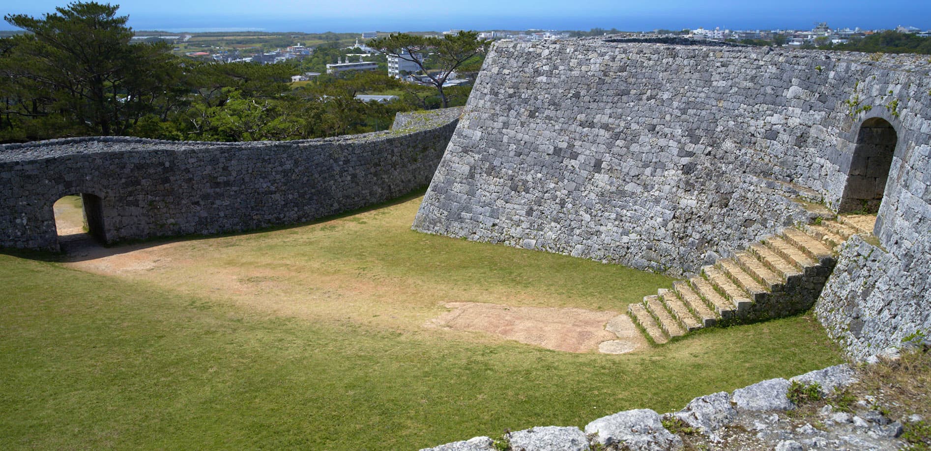沖縄 世界遺産 座喜味城跡_8K